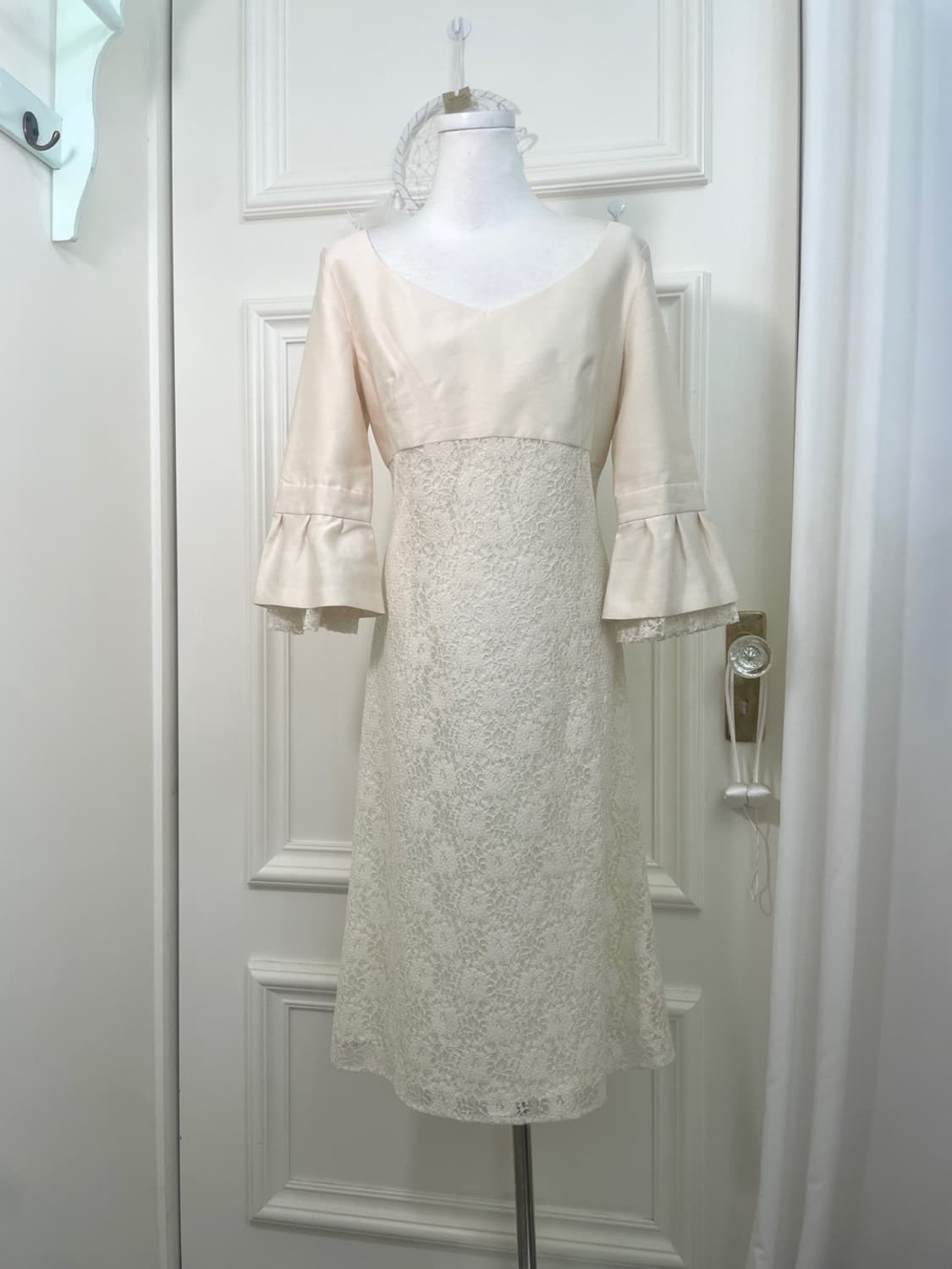ivory shirring sleeve lace princess opc 상품이미지1