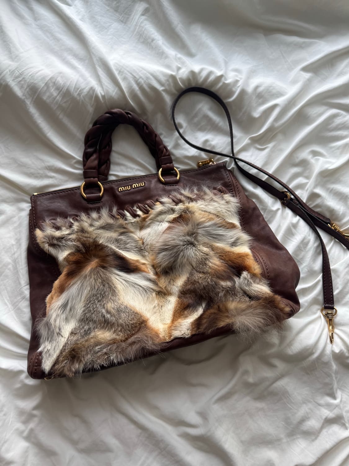 미우미우 브라운 퍼 가방 상품이미지1
