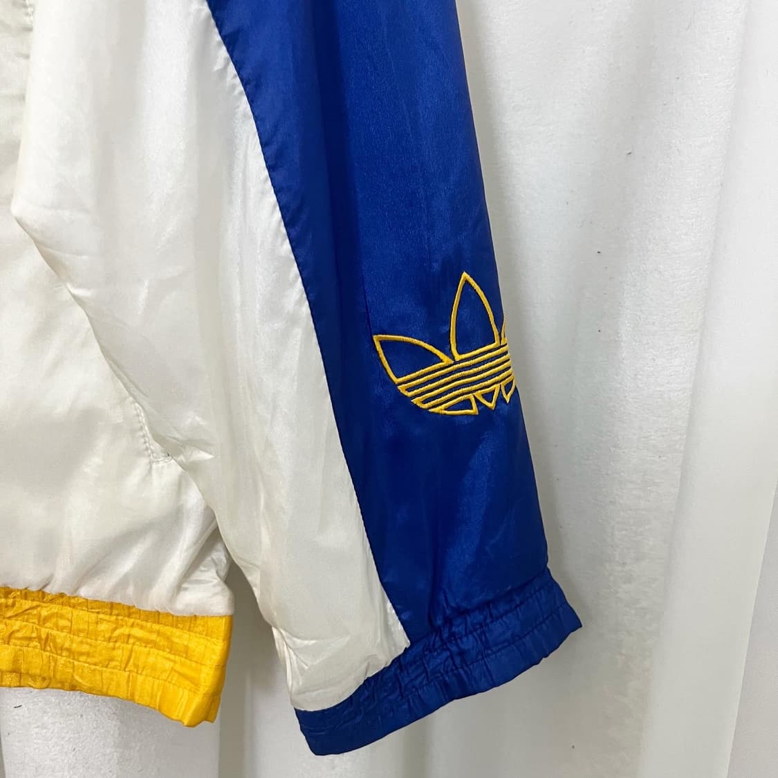 아디다스 멀티컬러 백로고 윈드브레이커 상품이미지4