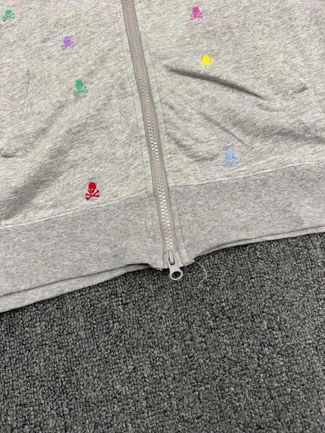 M)M.I.H 빈티지 스컬 자수 포인트 투웨이 그레이 후드집업 상품이미지4