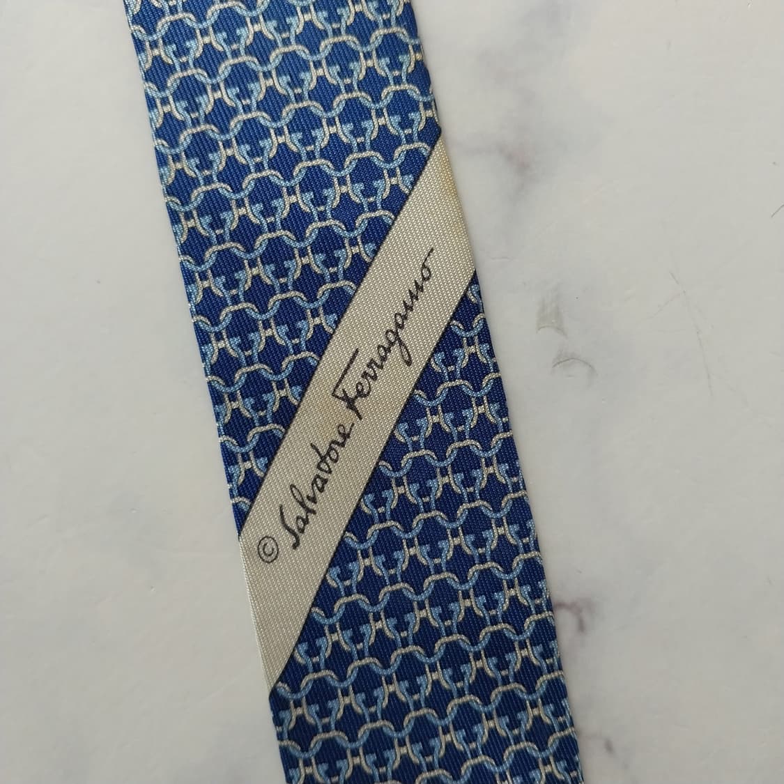 살바토레 페라가모 실크 블루 패턴 넥타이 8.5cm B등급 K1712
 상품이미지10