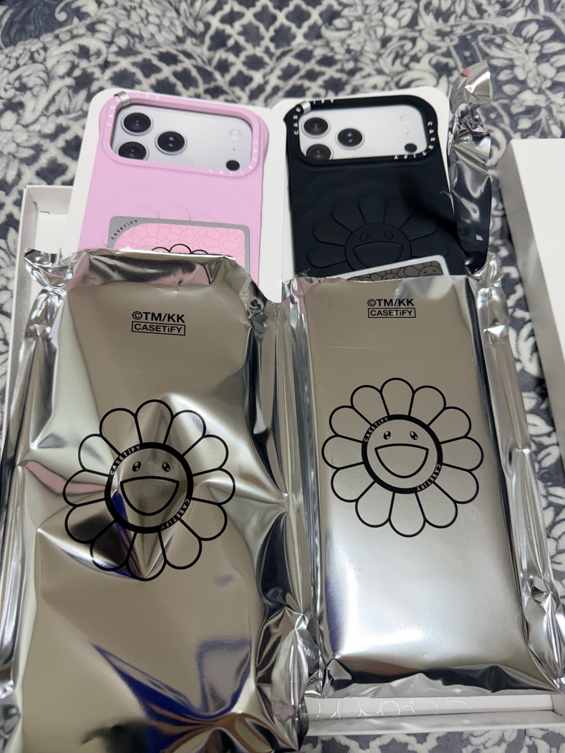 케이스티파이X무라카미 다카시 플라워 폰케이스 17 pro max 상품이미지1
