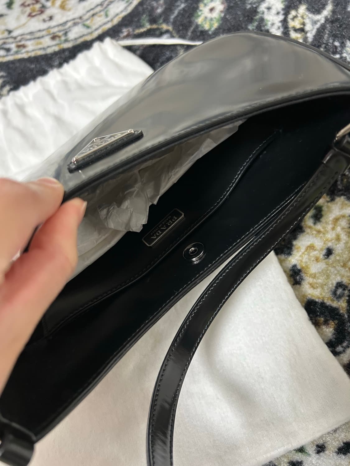 프라다 클레오 브러시드 숄더백 상품이미지8