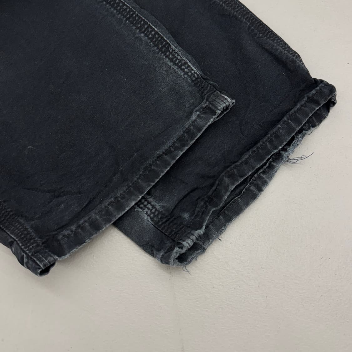 칼하트 OG 가죽패치 카펜터 페이딩 워크팬츠 블랙 상품이미지6