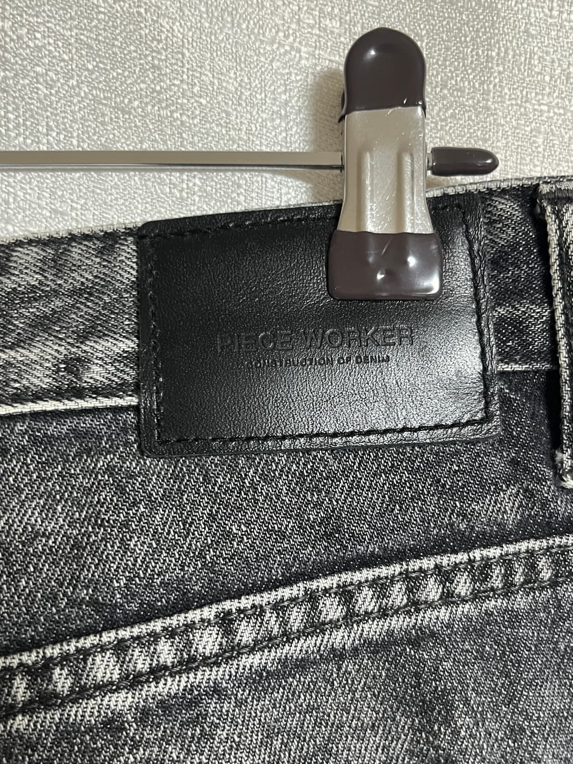 피스워커 흑청 워싱 세미와이드 데님팬츠 34 상품이미지7