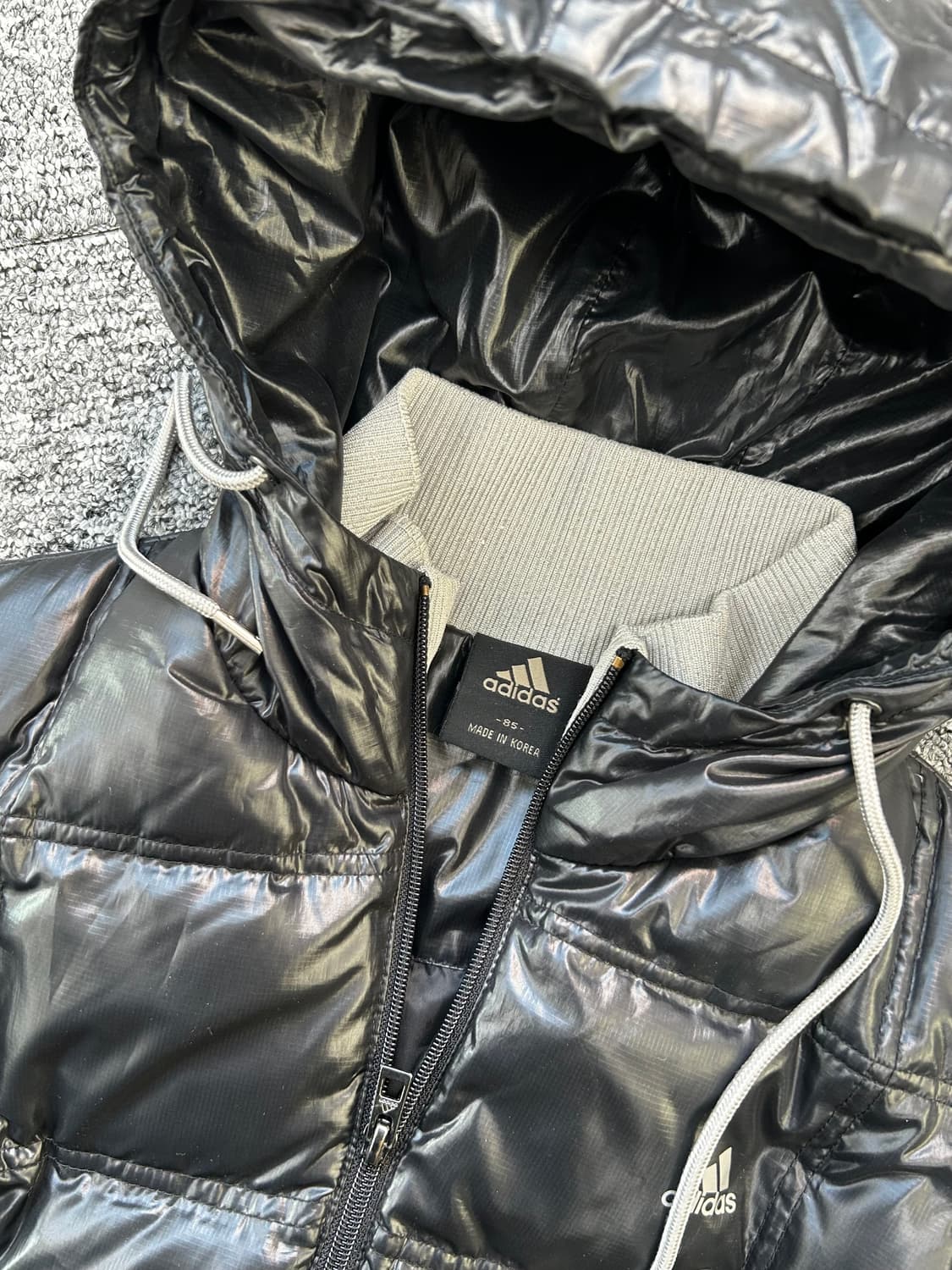 아디다스 블랙 실버 덕다운 후드 자켓 패딩 XS 상품이미지3