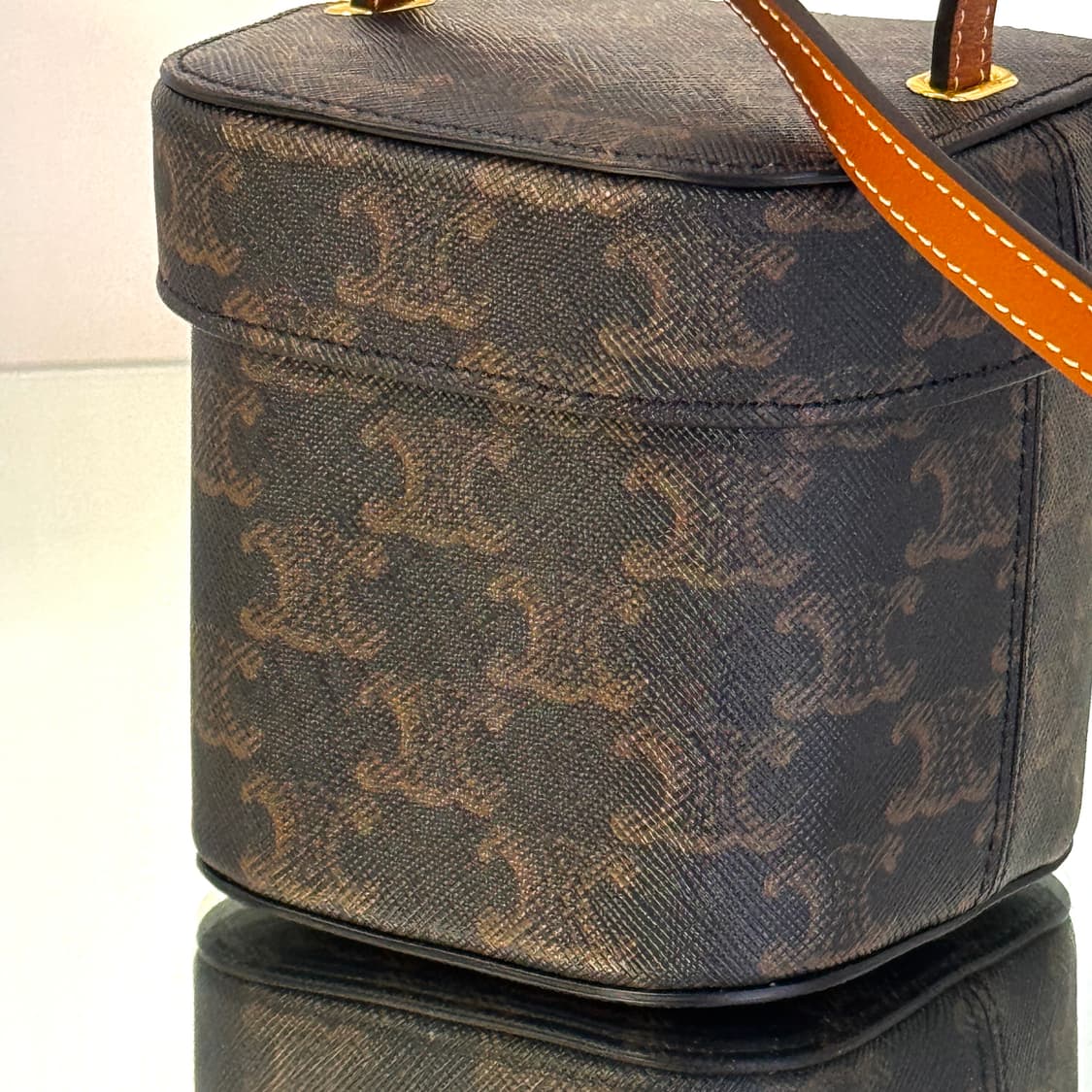 셀린느 트리옹프 퀴르 박스 큐브백  상품이미지3