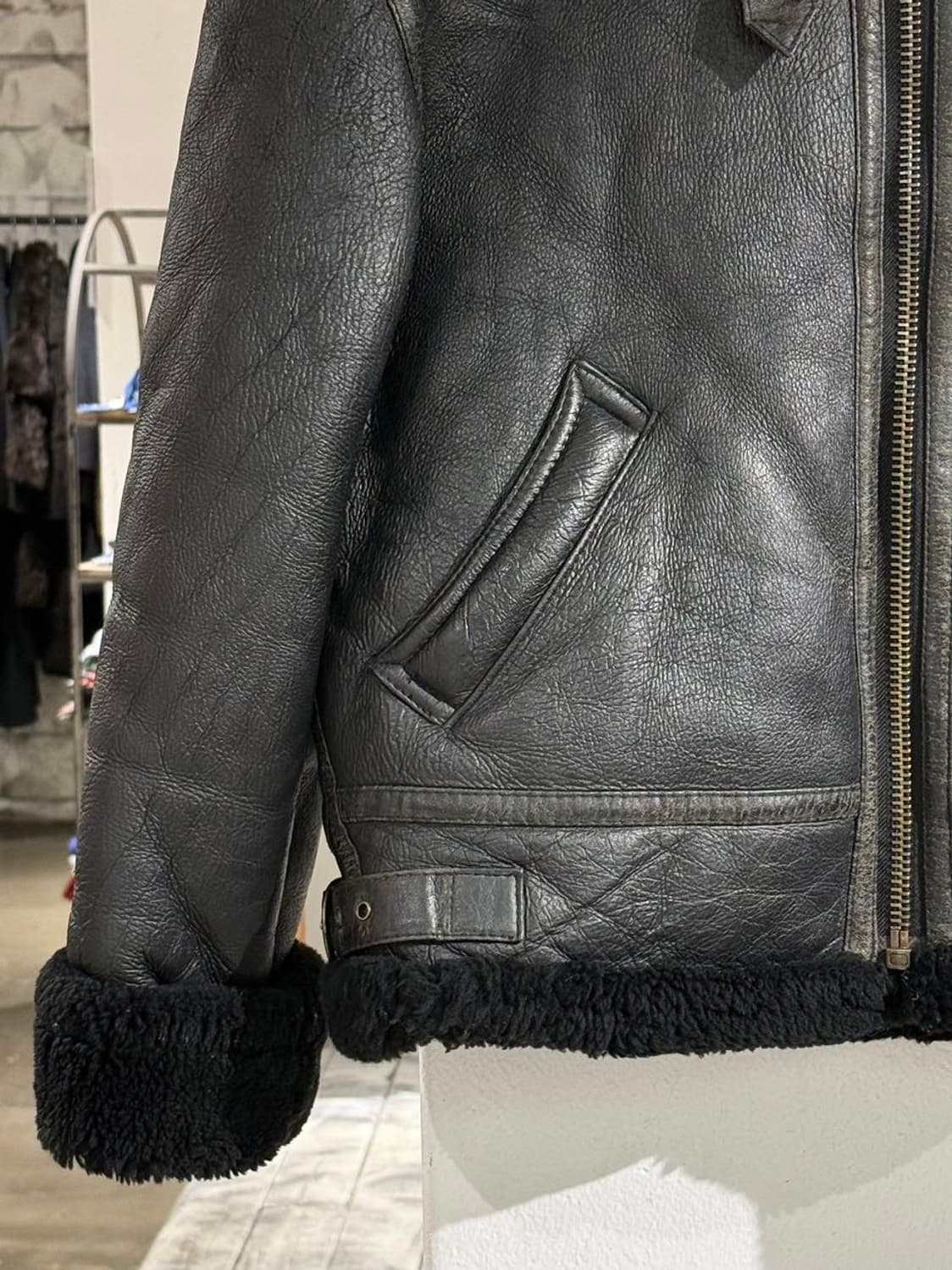 영 쉽스킨 미군 B-3 블랙 무스탕 자켓 상품이미지4