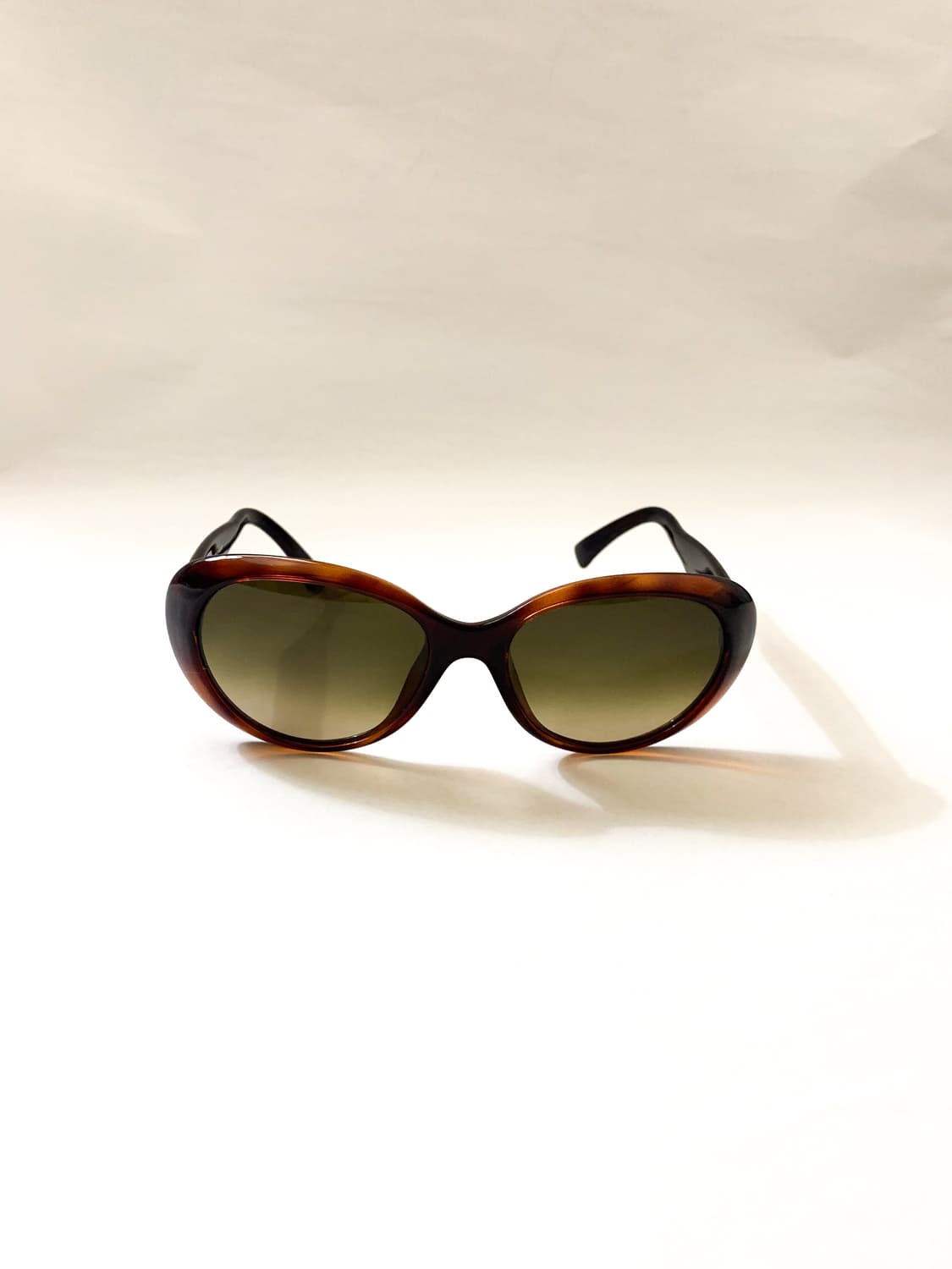 FENDI 펜디 주카 로고 패턴 선글라스 상품이미지1