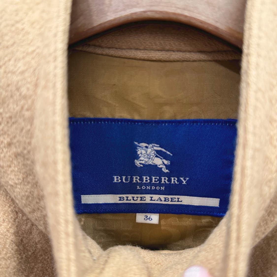 버버리 블루 라벨 울 코트 스탠드 카라 벨트 버튼 디테일 슬림핏 베이지 상품이미지6