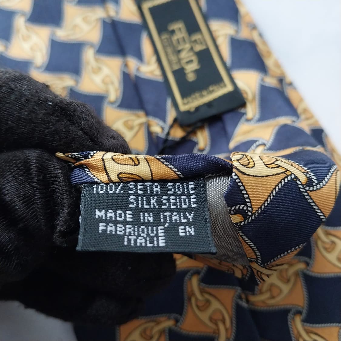 펜디 실크 네이비 체인 패턴 넥타이 9.9cm 새제품 K2511
 상품이미지9