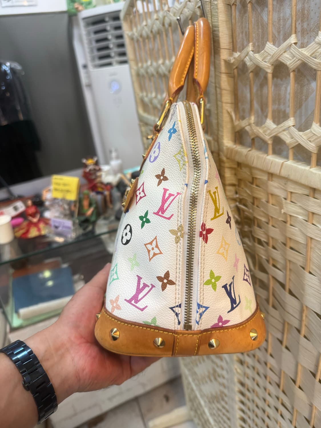 정품 루이비통 멀티화이트 알마 토드백 팝니다 상품이미지2