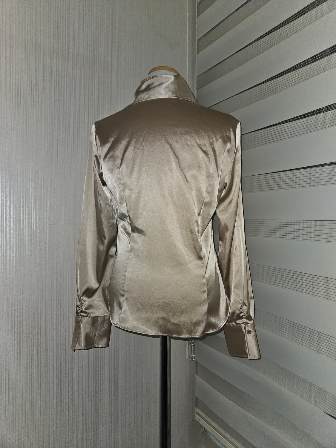 m.f.editorial 빈티지 골드 러플 블라우스 상품이미지2