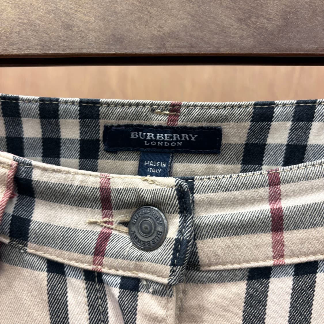 버버리 런던 코튼 미니 스커트 빈티지 노바 체크 패턴 포켓 디테일 베이지 상품이미지6