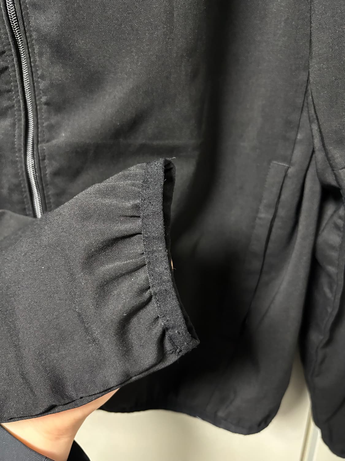 CUT-OUT SLEEVE HOODED ZIP JACKET누마레 후드집업 상품이미지4