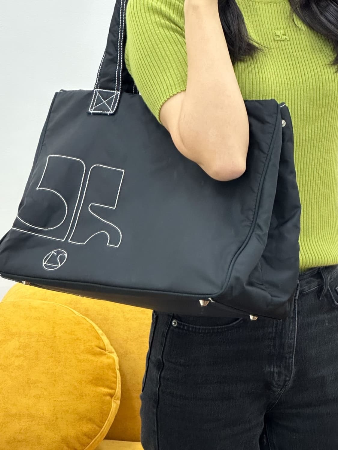 courreges / 꾸레쥬 스티치 빅 로고 숄더백 상품이미지9