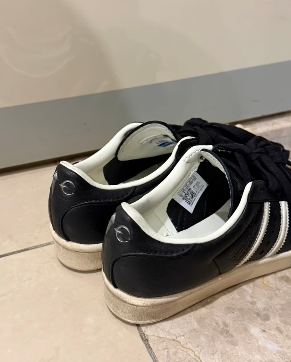 아디다스 X 떠그클럽 슈퍼스타 빈티지 코어 블랙 크림 화이트 230 상품이미지3