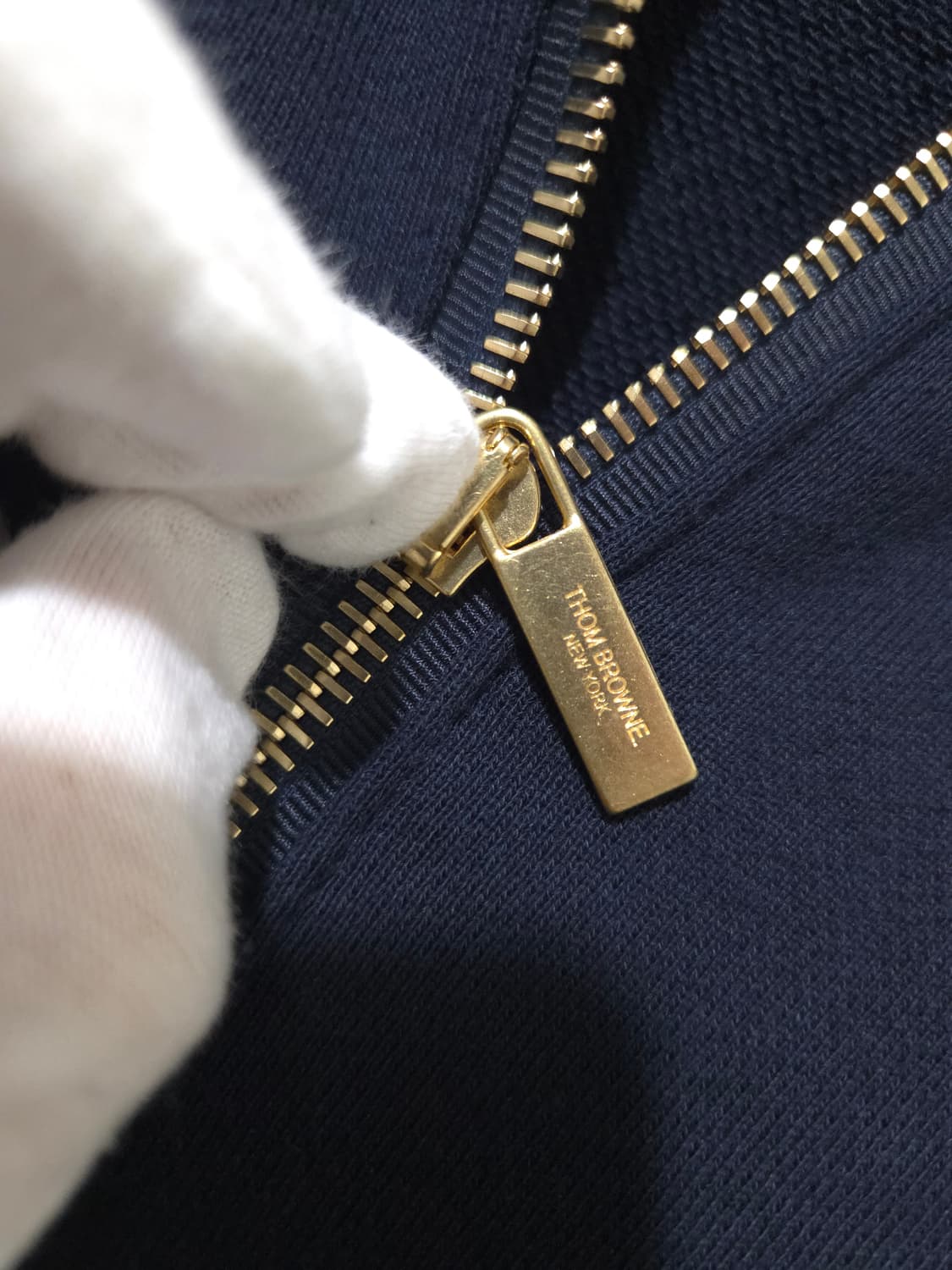 [3, 새상품급] 톰브라운 사선완장 금장 후드집업  상품이미지6