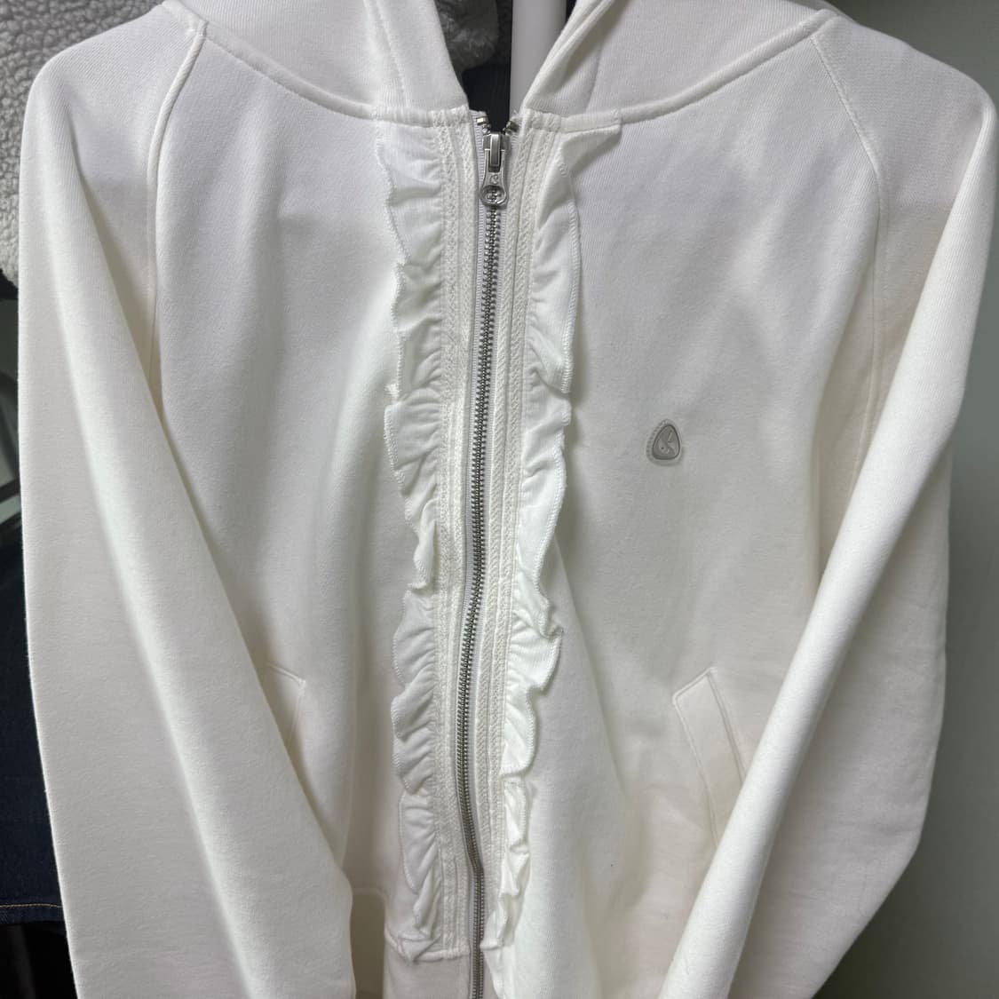 코이세이오 러플 레이스 후드집업 화이트 상품이미지3