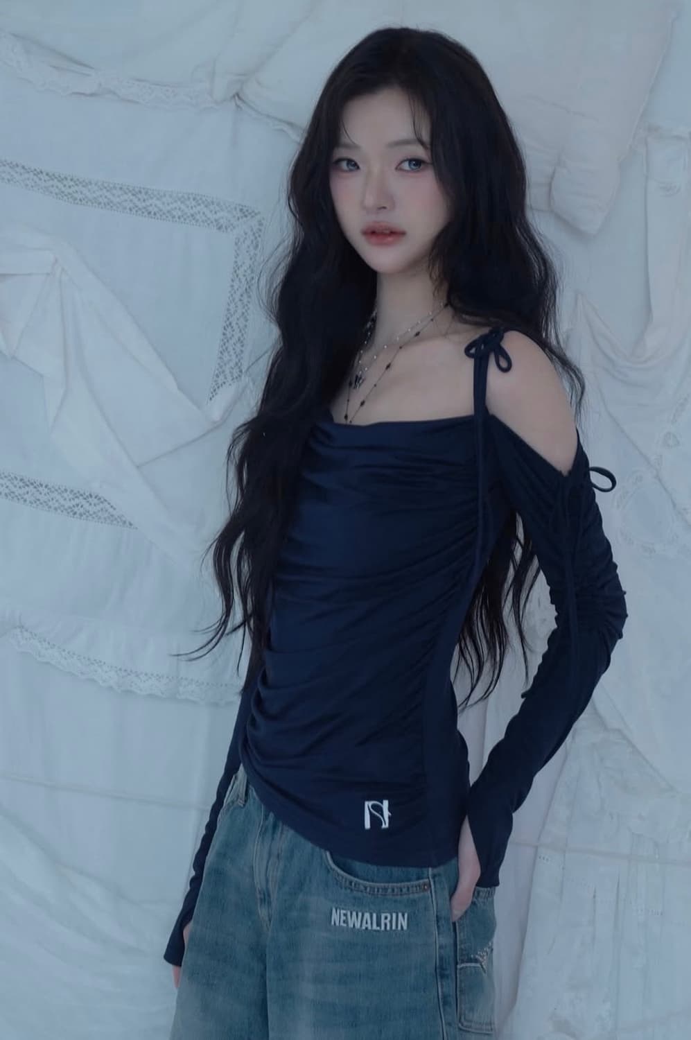 택ㅇ새제품) 뉴얼린 캣츠 드레이핑 원숄더 탑 미드나잇블루  상품이미지2