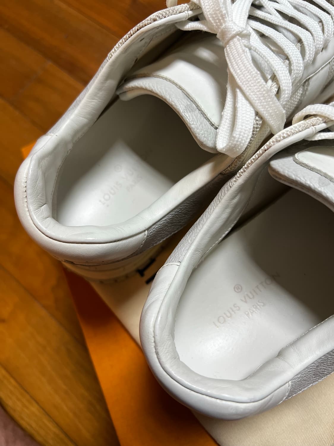 루이비통 스니커즈 (레더 런웨이) 상품이미지6