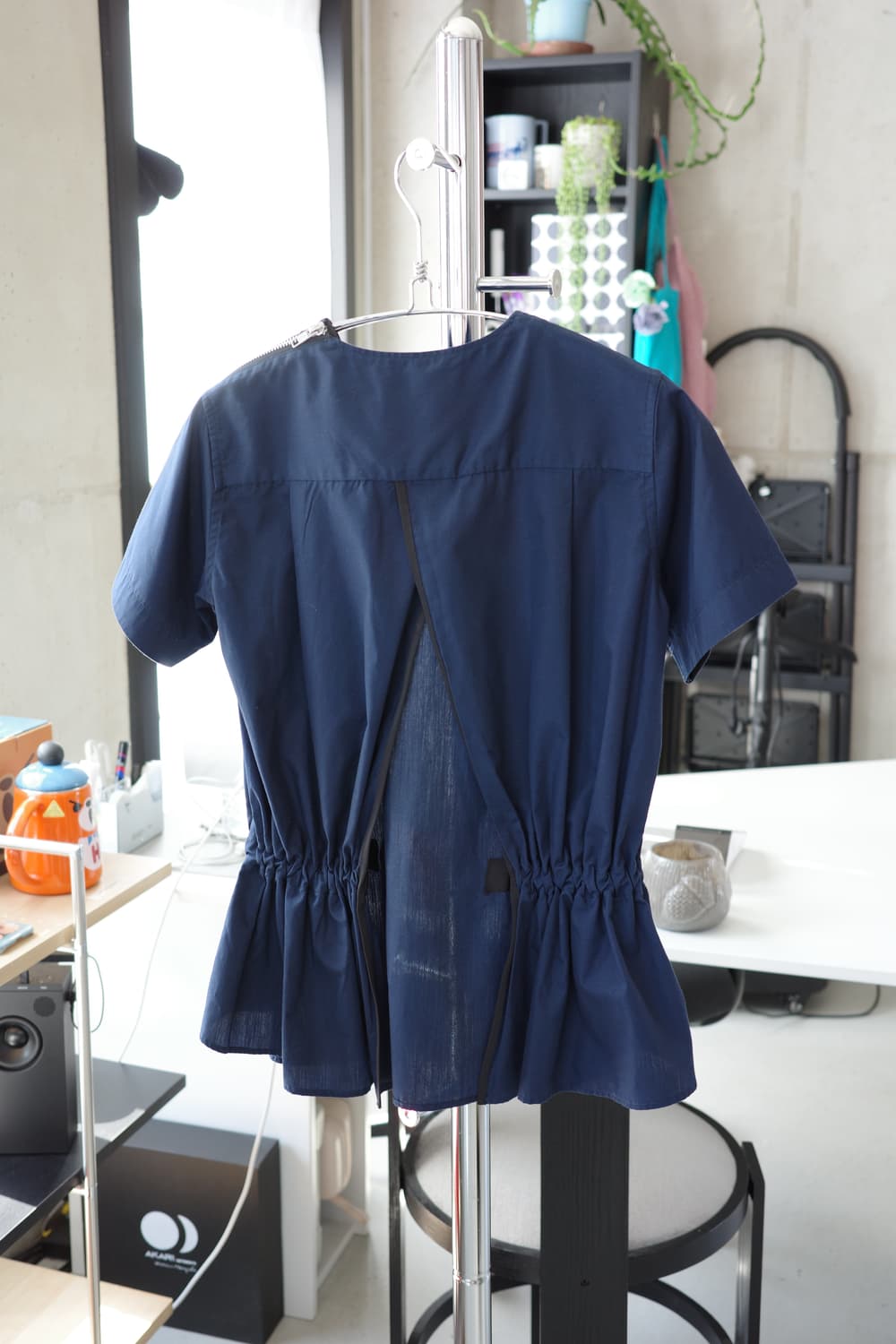 사카이 럭 15aw 드로우 스트링 백 오픈 블라우스 상품이미지4
