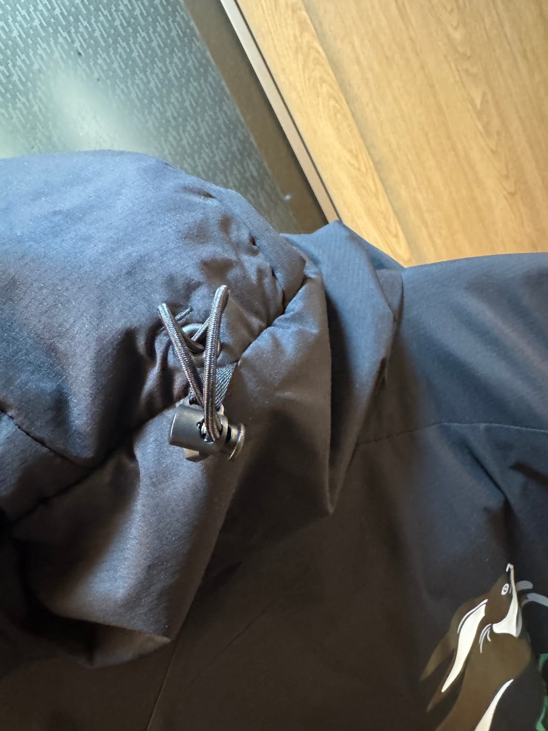 아크테릭스 루나 뉴 이어 아톰 LT 후디 블랙(토끼한정판) 상품이미지3