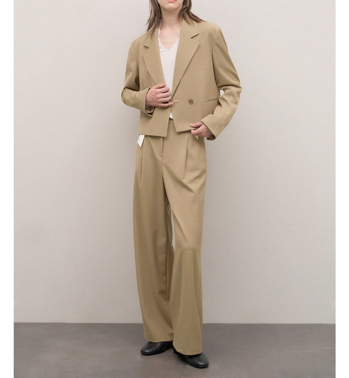 시스티나 셋업 크롭 자켓 원턱 팬츠 세트 차콜 상품이미지4