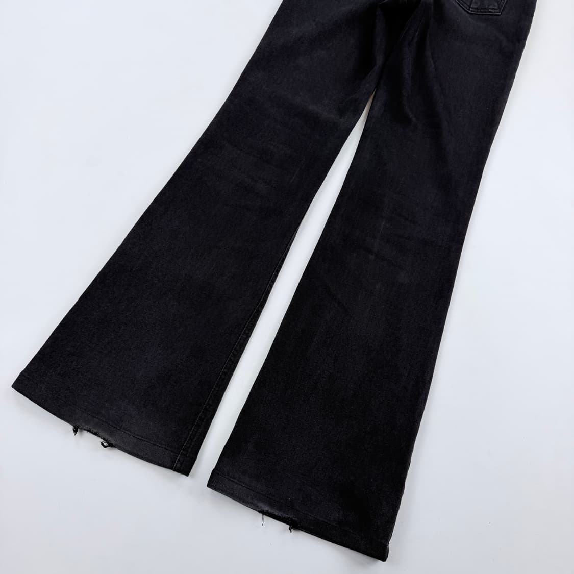 보헤미안서울 블랙 부츠컷 데님 팬츠 상품이미지9