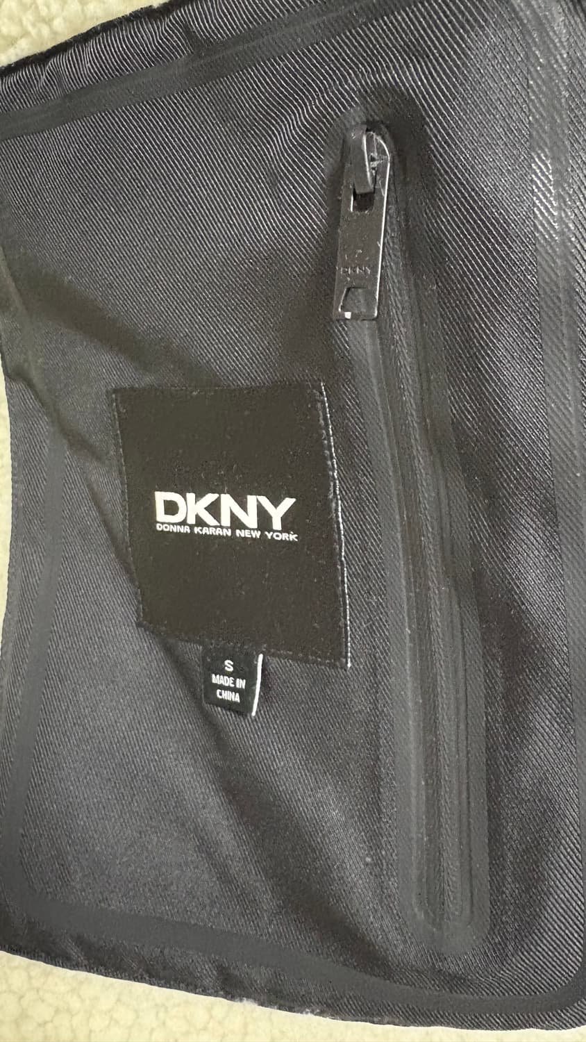 DKNY 패딩 팝니다 상품이미지3