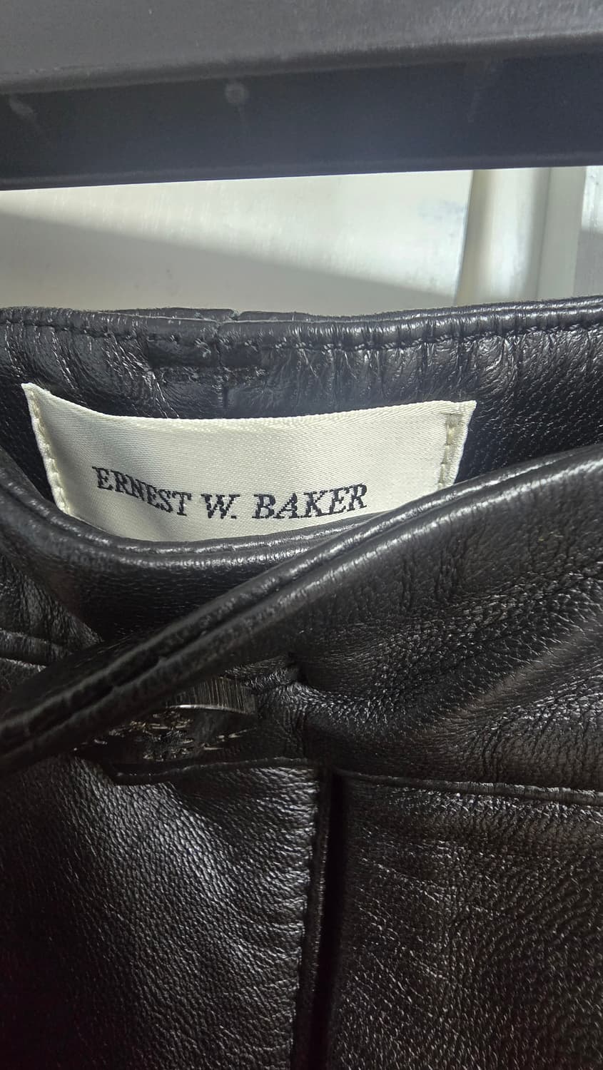 ernest w.baker 레더 플레어 팬츠 상품이미지7
