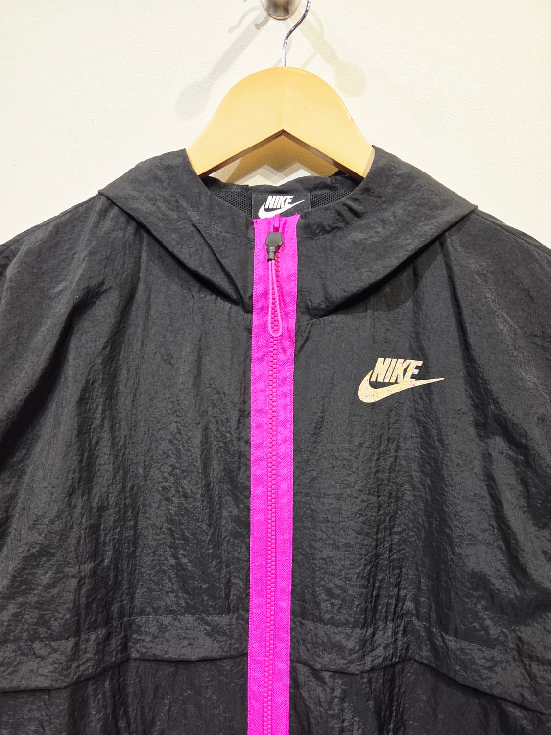 나이키 우먼스 우븐 후드 바람막이 블랙/핑크 상품이미지3