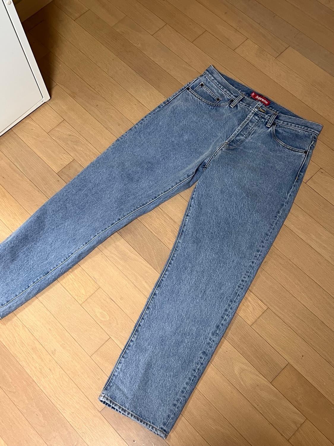 슈프림 26ss 레귤러핏 진 상품이미지1