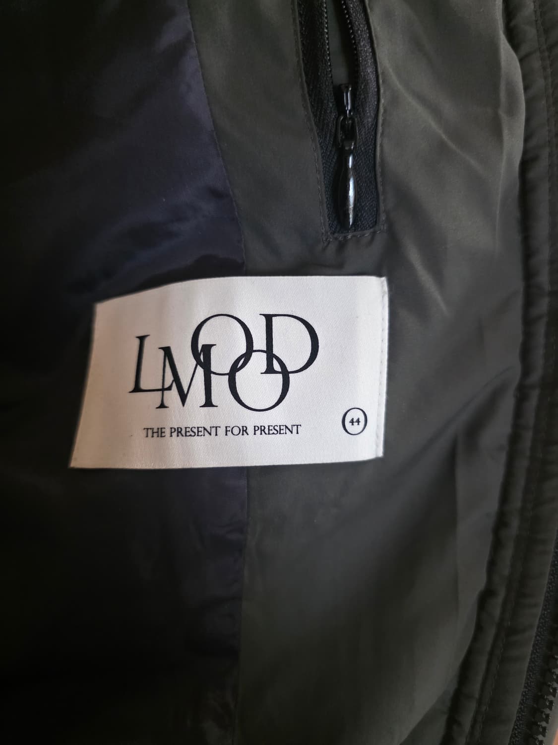 엘무드 카라코람 후디 다운 푸퍼 카키 상품이미지4