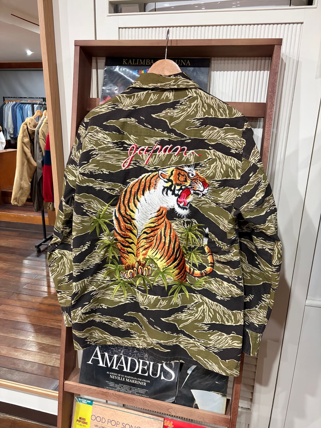 Wacko maria 타이거 자수 카모 퍼티그 자켓 상품이미지1