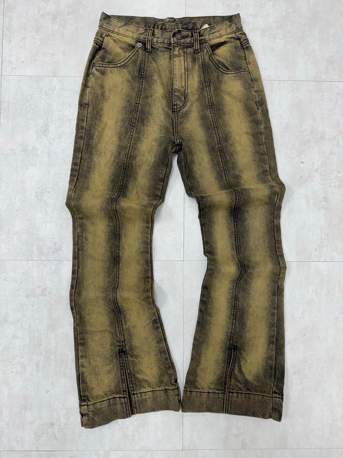 •유니크 워싱 부츠컷 절개 데님 팬츠 상품이미지1