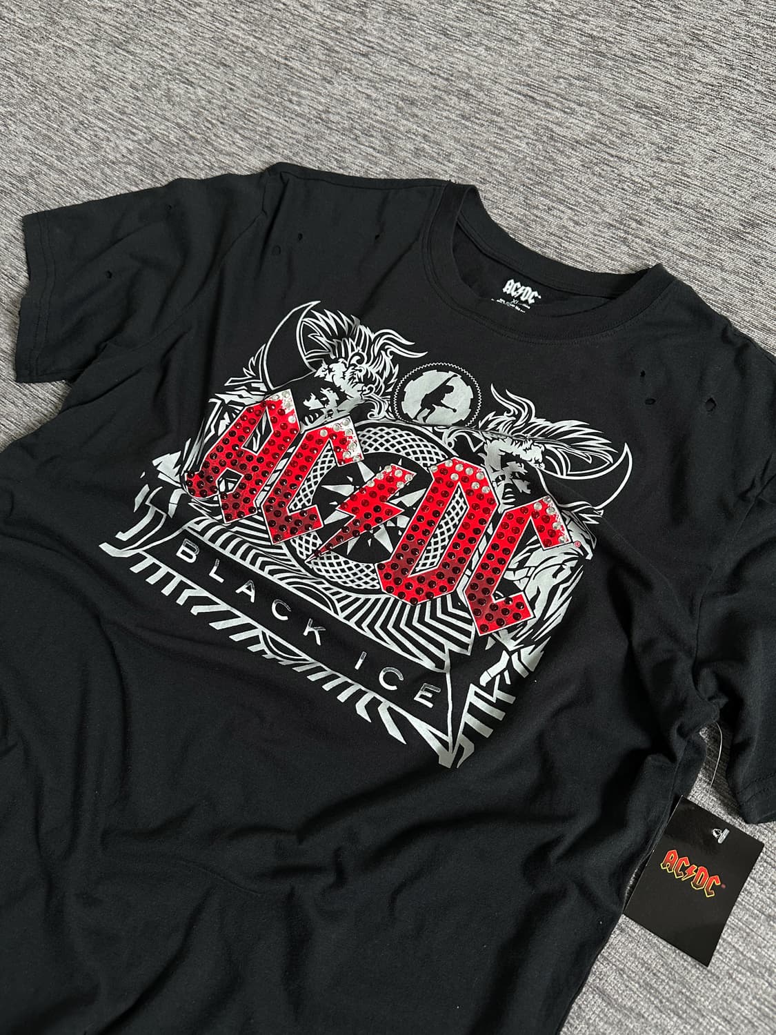 (새상품) Ac/Dc 비즈 로고 디스트로이드 반팔티 상품이미지1