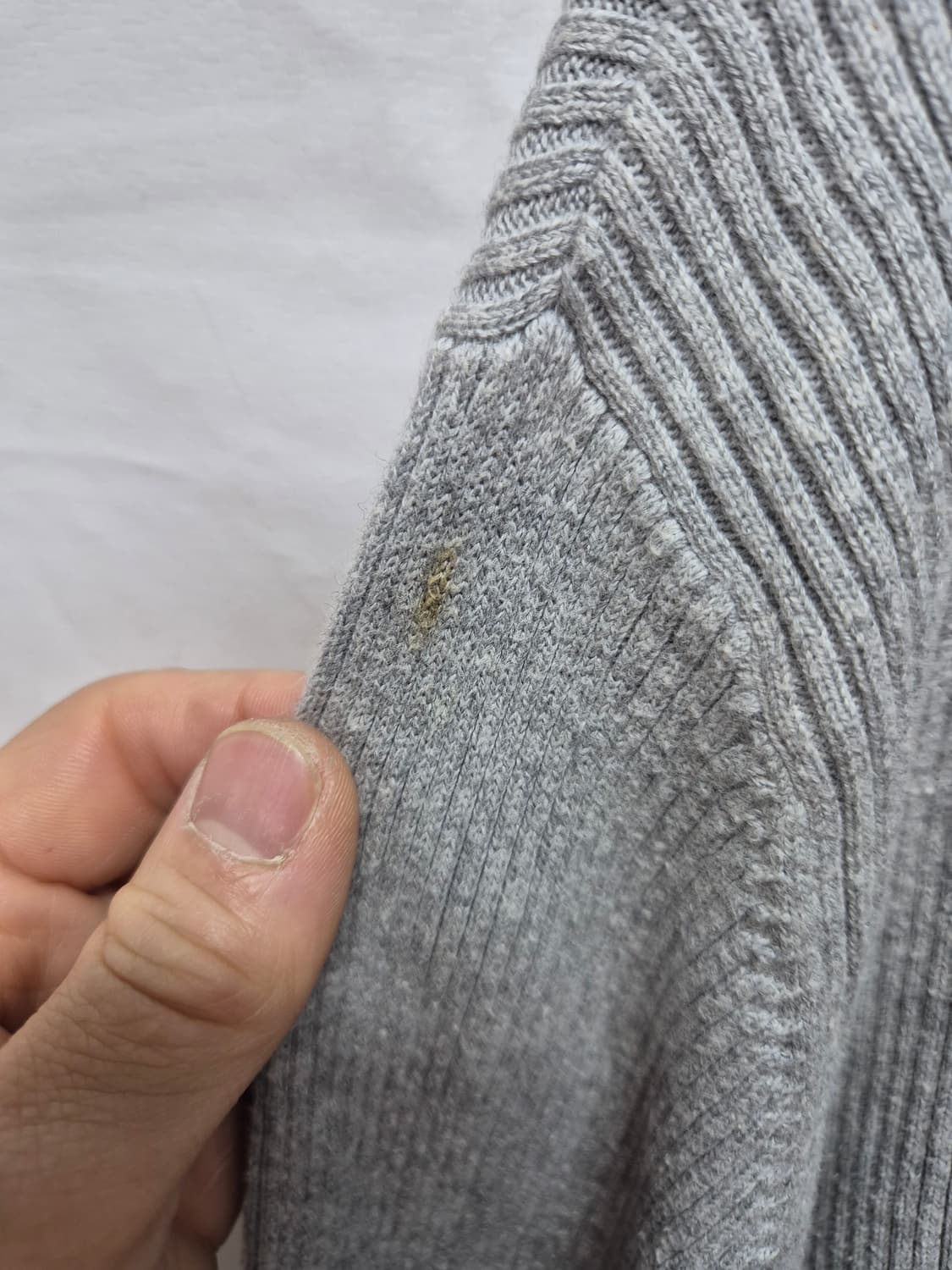 폴로진 브이넥 골지 니트 상품이미지3