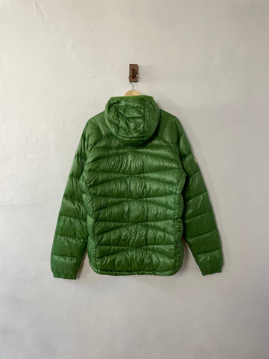 아웃도어 리서치 경량 패딩  상품이미지9