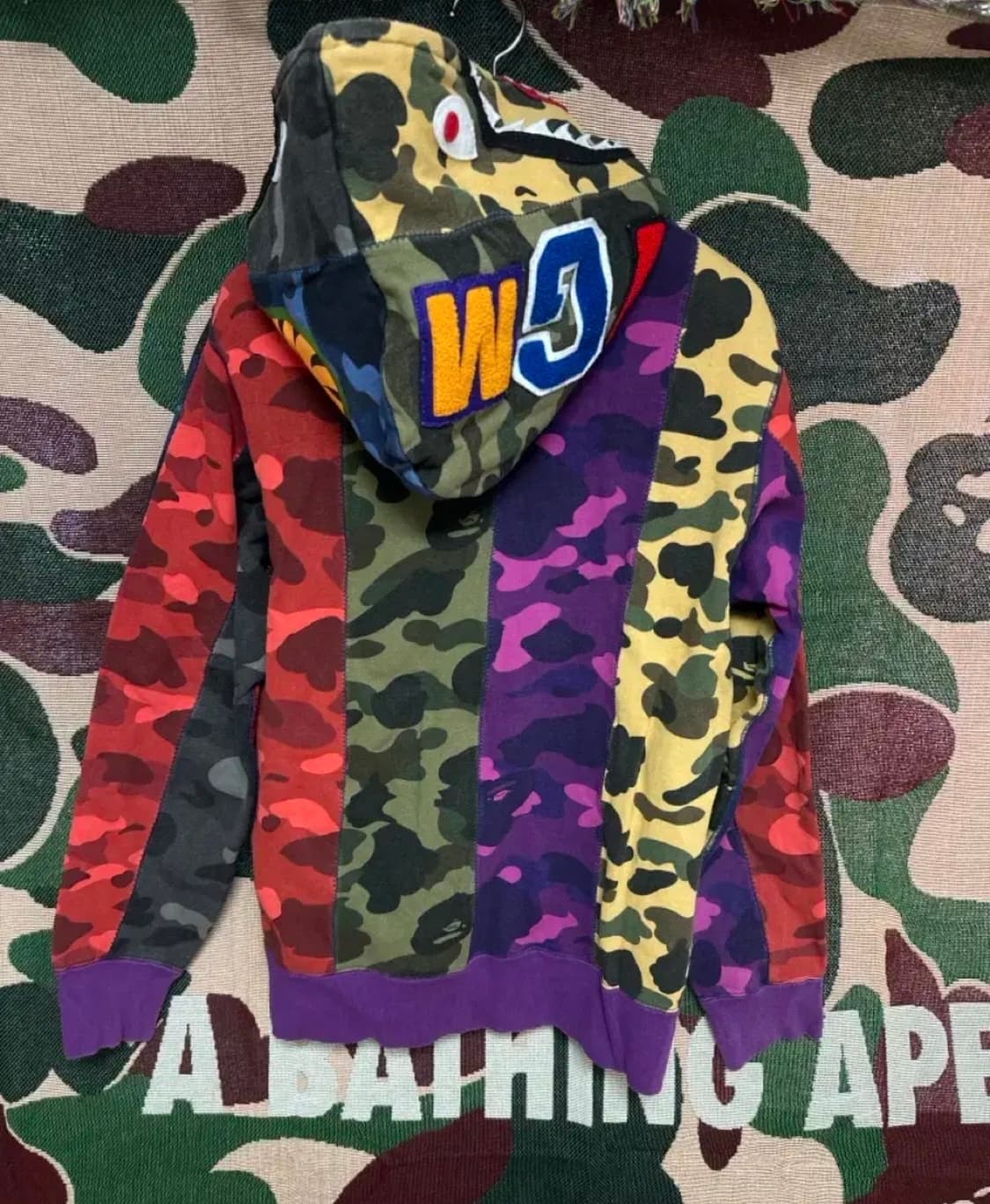 [ M ] 베이프 크레이지 믹스 카모 샤크 후드집업 상품이미지4