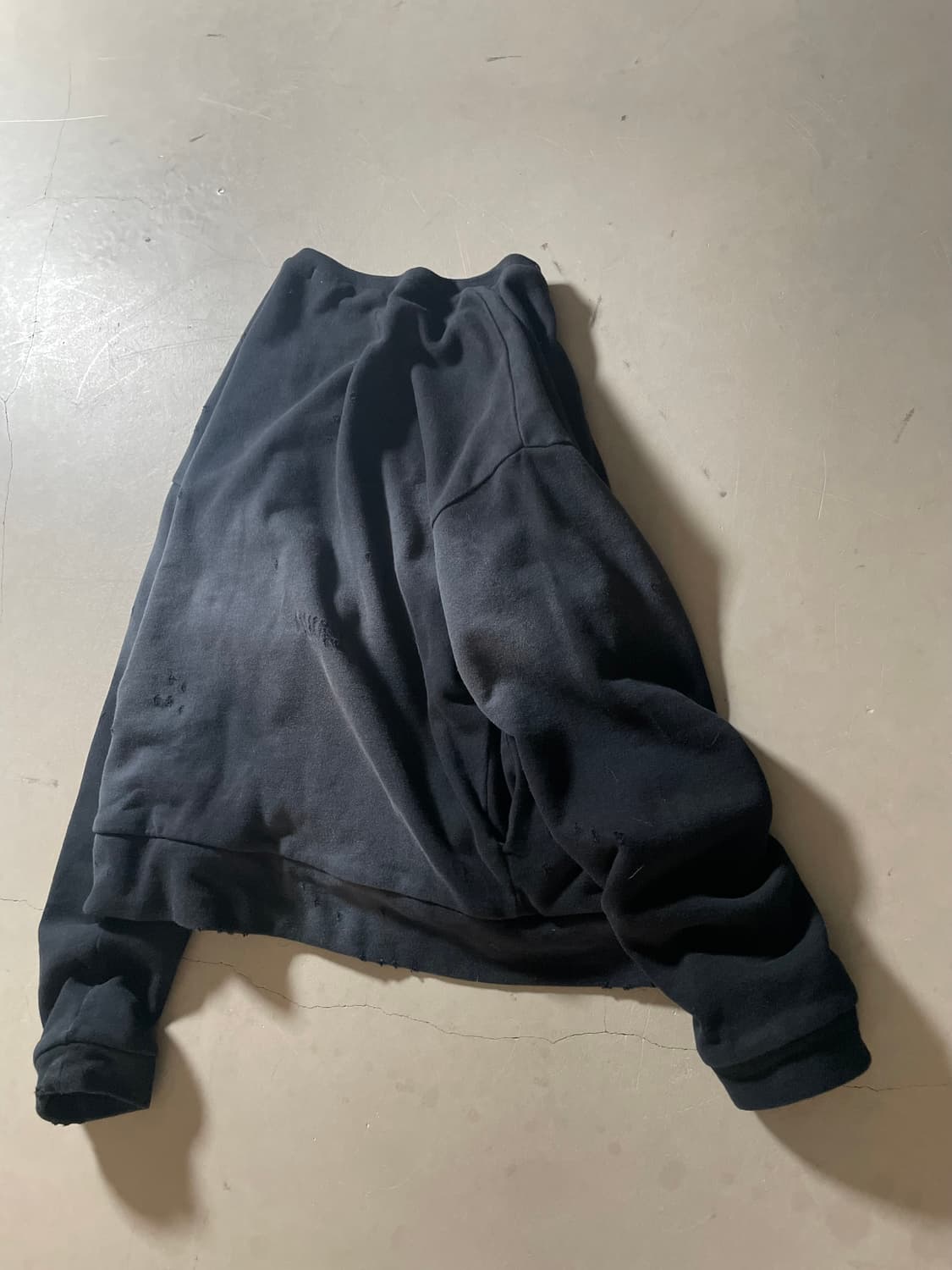 저널스탠다드 TRISECT2  Distressed 스웻셔츠 상품이미지4