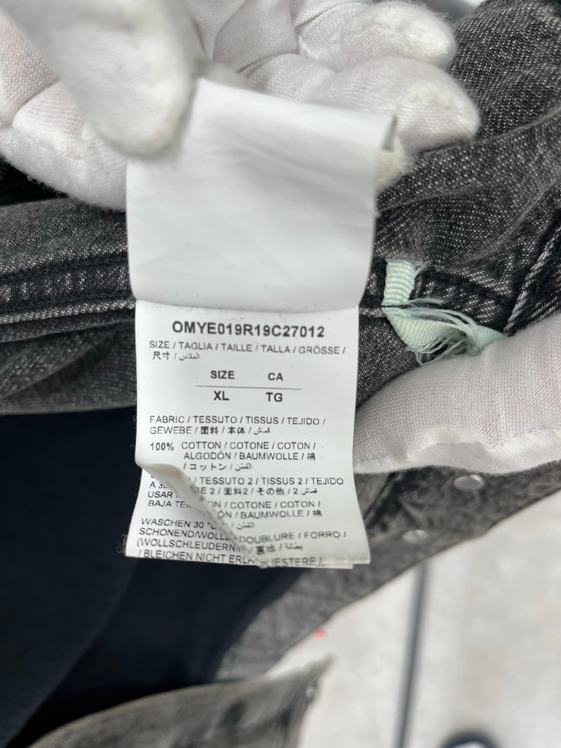 오프화이트 유화 흑청 데님 자켓 XL 상품이미지9