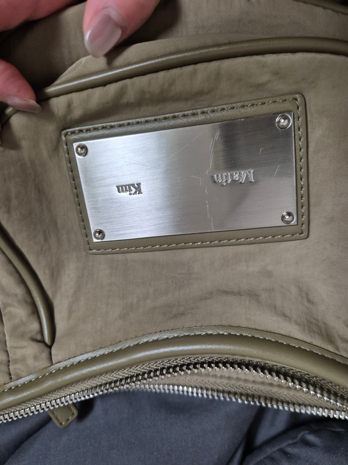 마땡킴 마들렌 라운드 숄더백 카키 상품이미지4