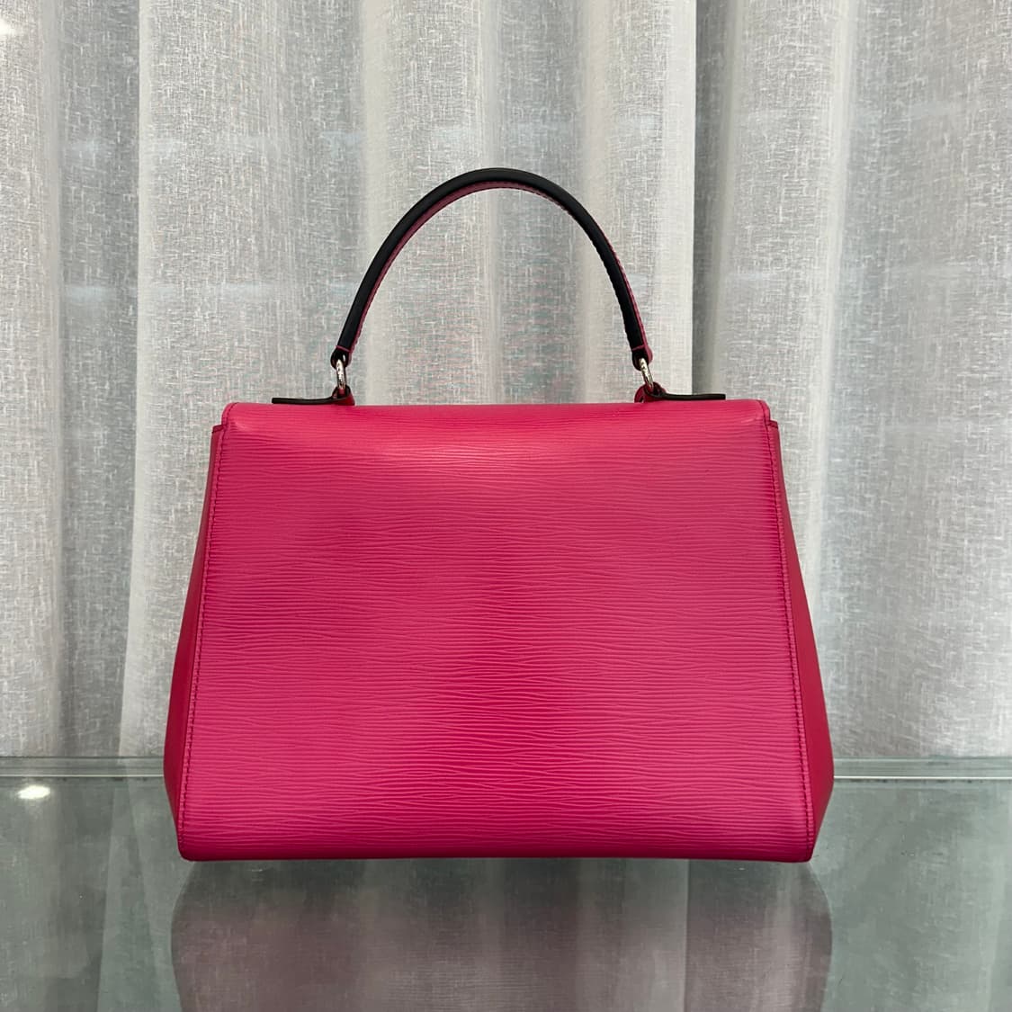 루이비통 에삐 클루니 BB 핑크 크로스백 상품이미지2