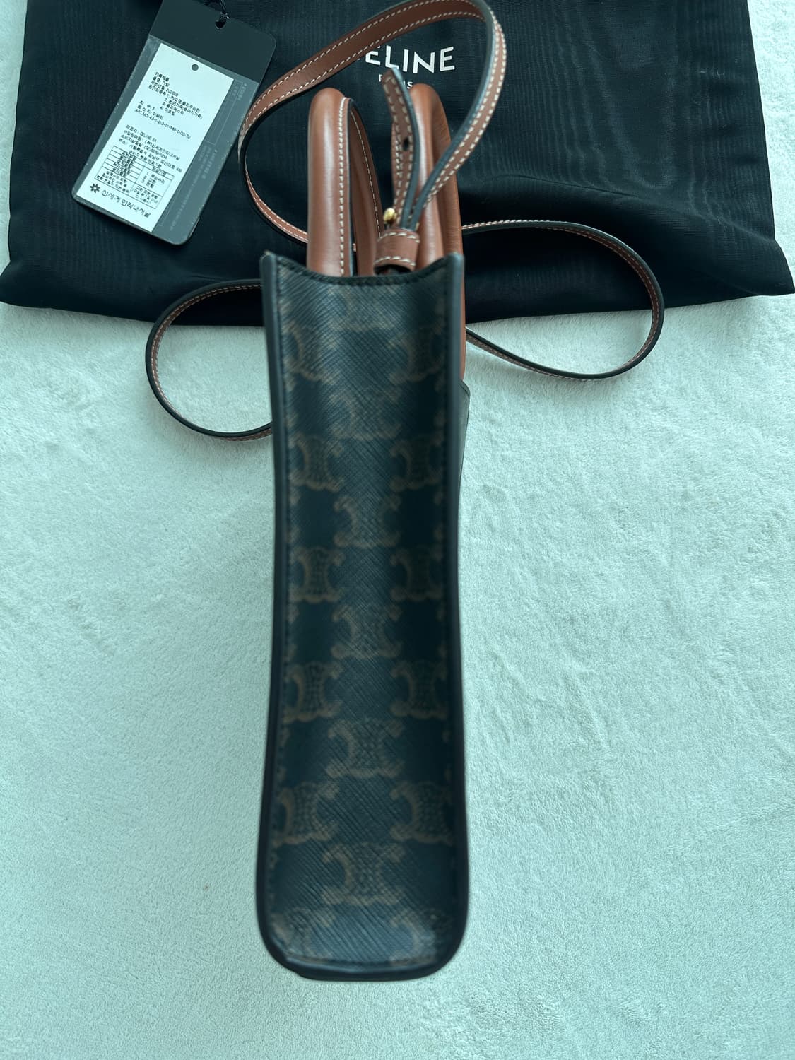 셀린느 트리옹프 카바스 미니백 상품이미지6