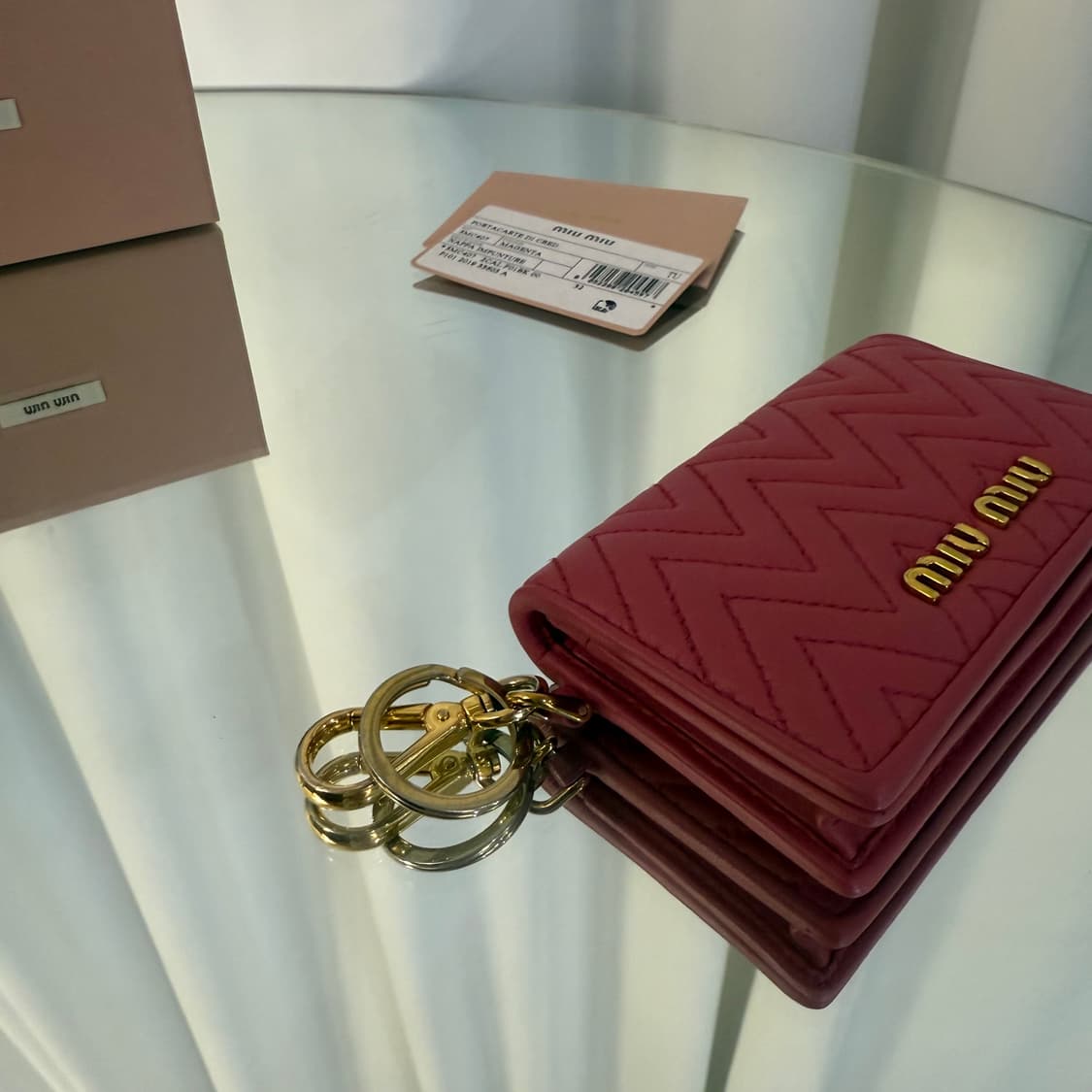 미우미우 나파 퀄팅 키링 카드지갑 상품이미지4