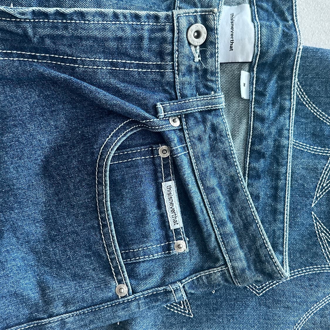 디스이즈네버댓 Embroidery Jean Mid Blue 상품이미지3