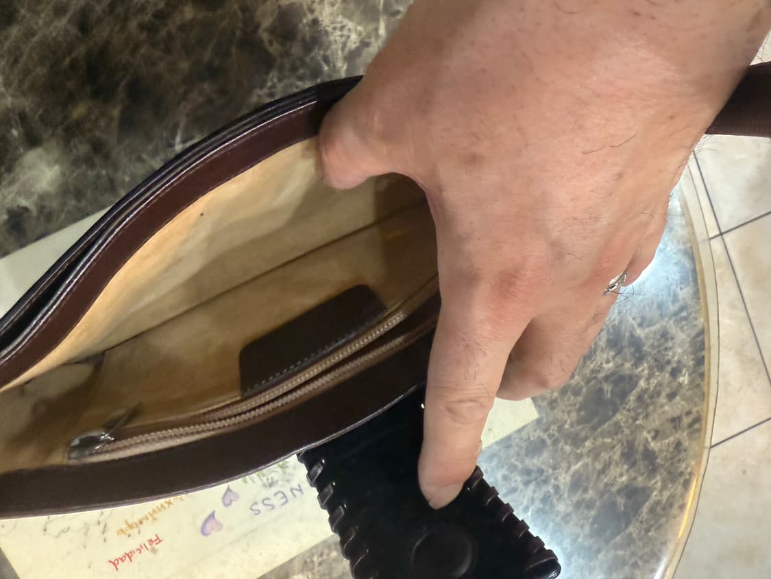 정품 페레가모 스웨이드 숄더백 팝니다 상품이미지7