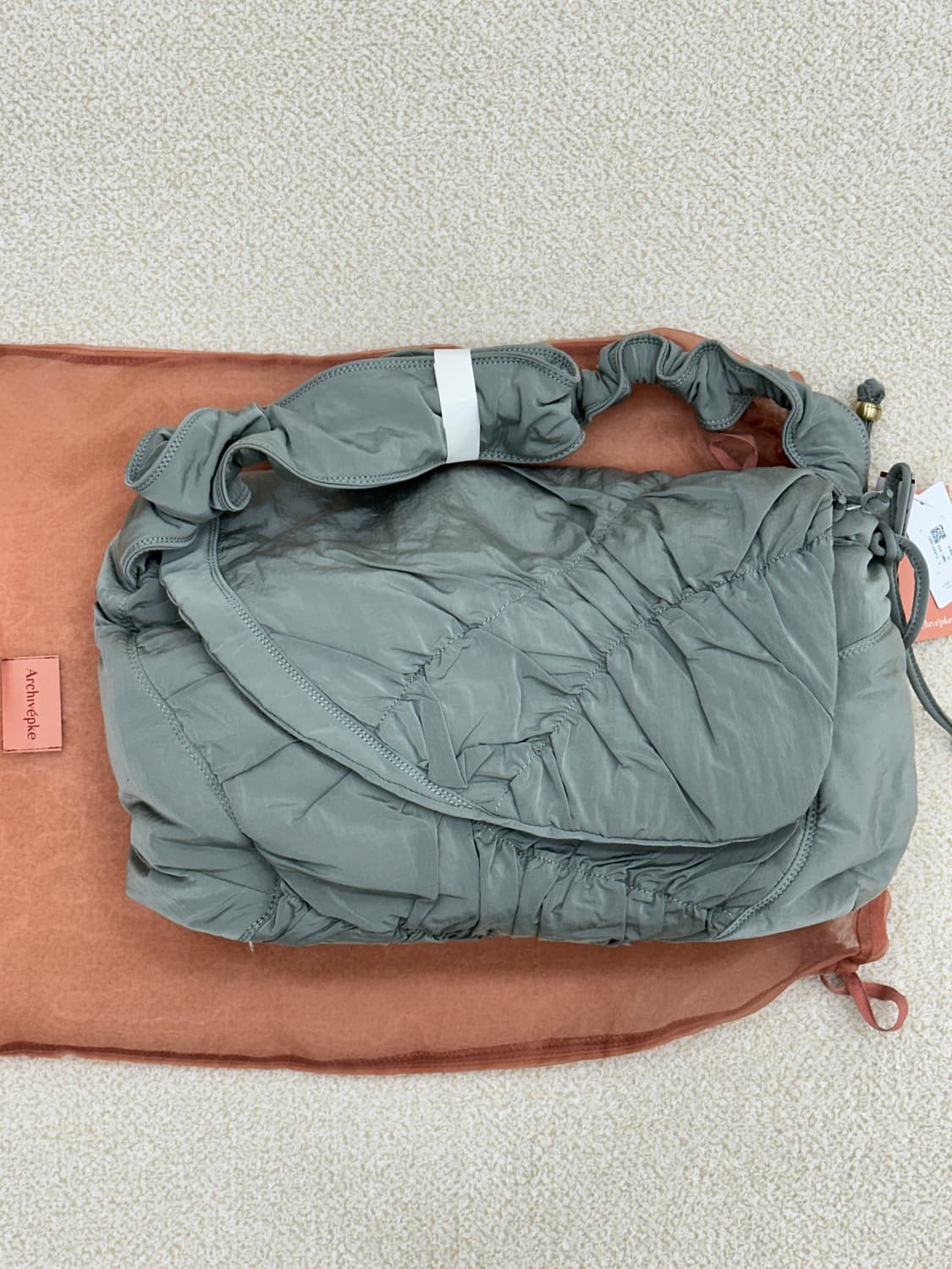 새상품/ 아카이브앱크 타이 보우 백 / 구름백 / 패딩백 상품이미지2