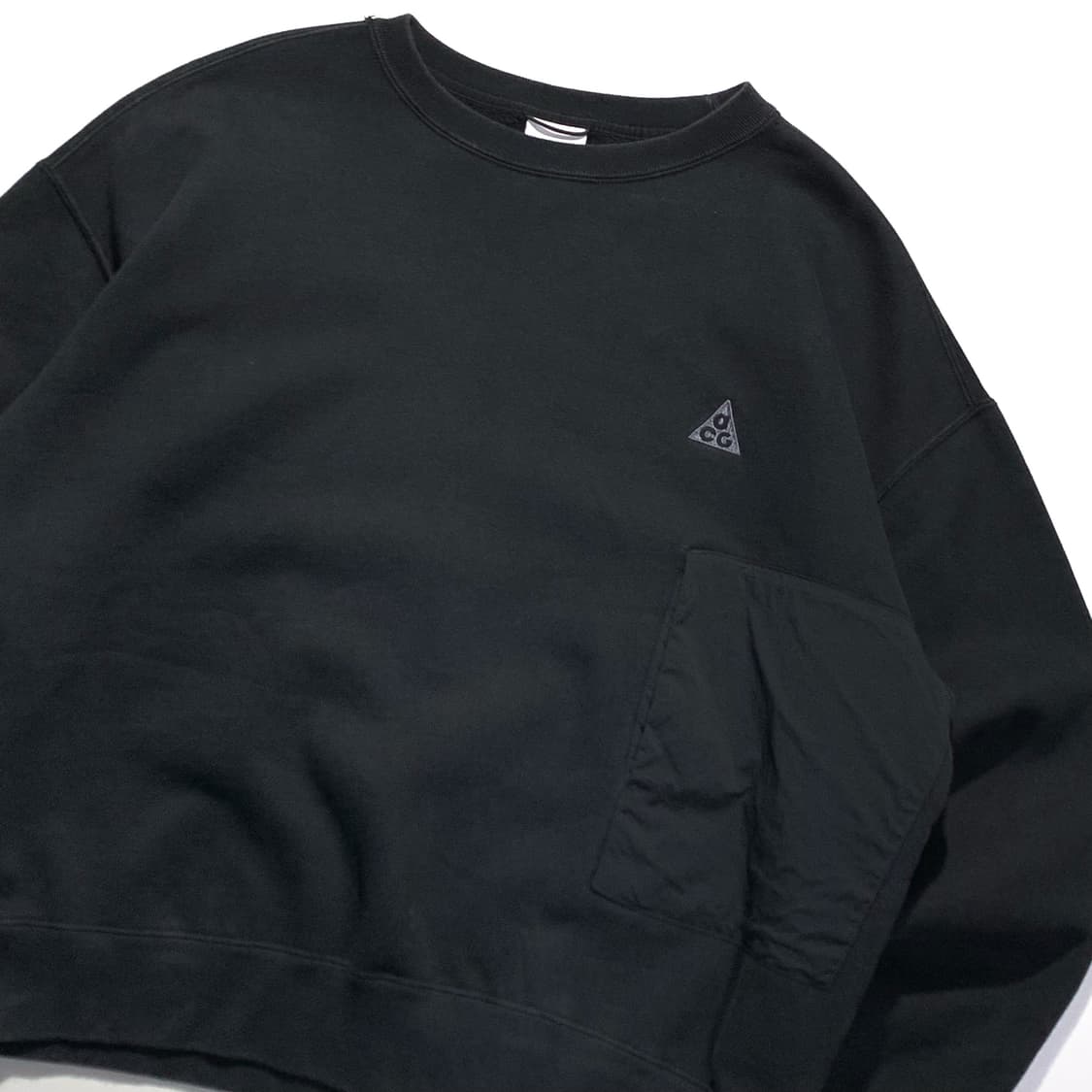 나이키 acg 맨투맨 블랙 상품이미지2